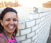 Donna che sorride. Foto: Alexander Vasin [Creative Commons]